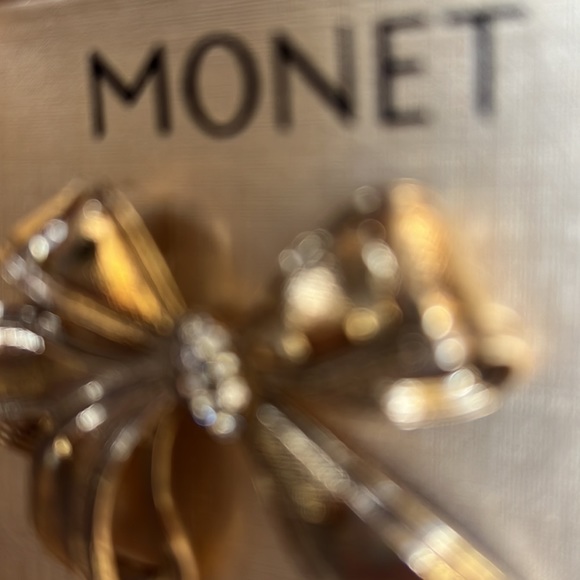 Monet Brooch - Picture 5 of 7